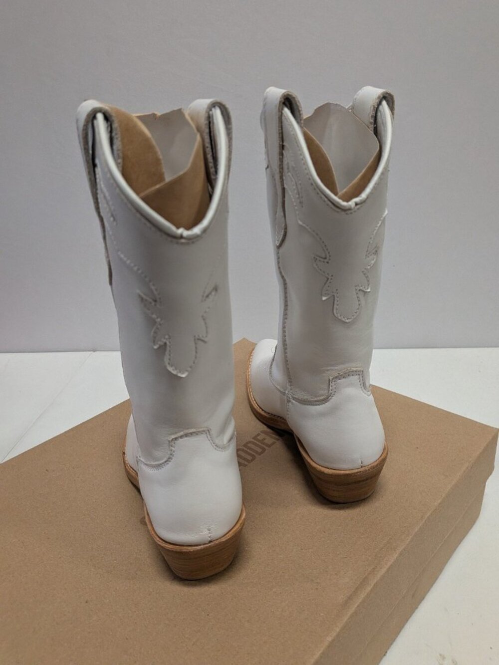 steve madden Laredo White Leat 5.5 - Picture 4 of 6